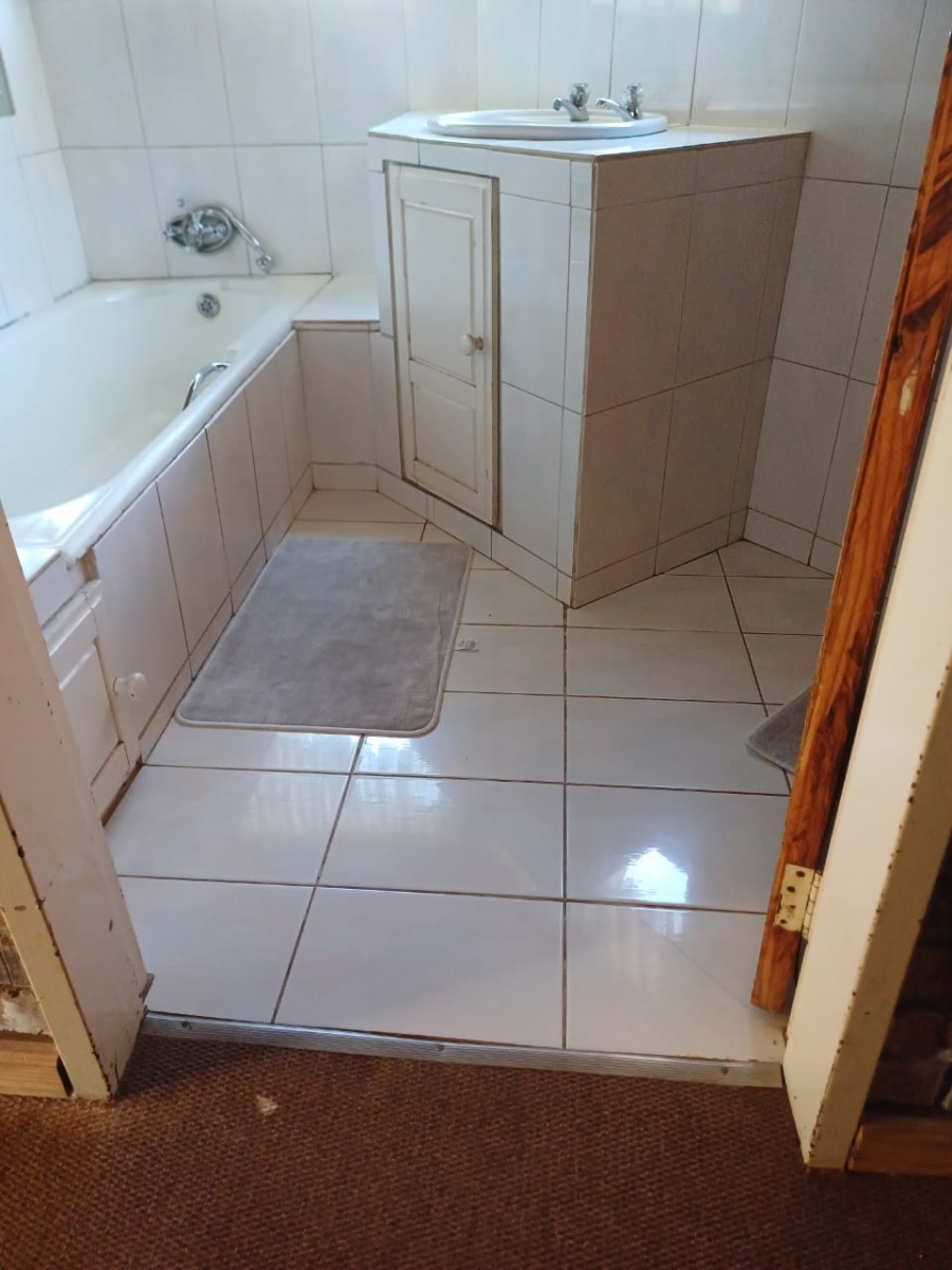4 Bedroom Property for Sale in Heilbron Free State
